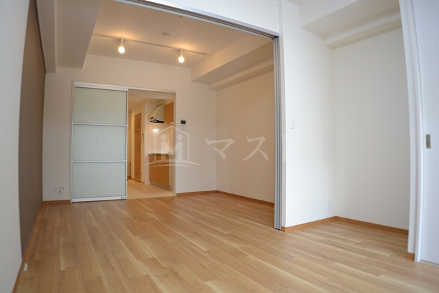 大阪市西区阿波座２丁目の賃貸マンションの居間・リビング