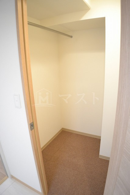 大阪市西区阿波座２丁目の賃貸マンションの収納