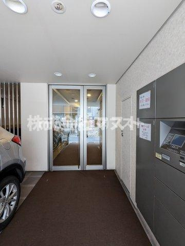 大阪市西区九条２丁目の賃貸マンションのエントランス