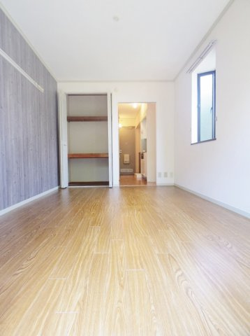 小平市学園西町１丁目のアパートの居間・リビング