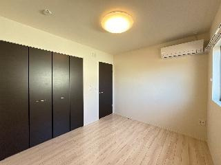 グランアサヒの洋室|同施工会社、同型タイプです／※現況優先