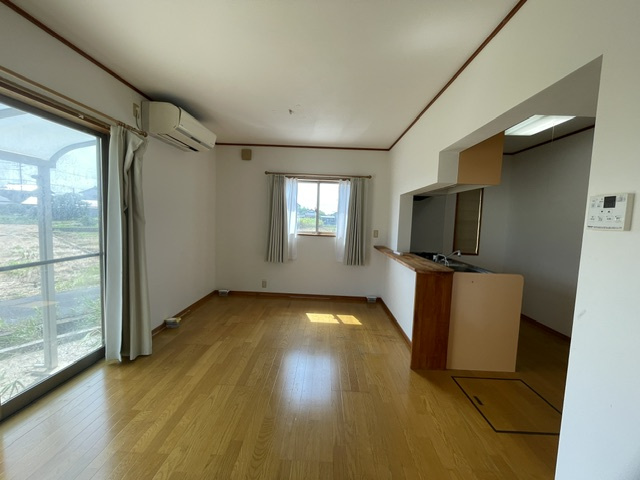 稲岡町4LDK中古戸建の居間・リビング
