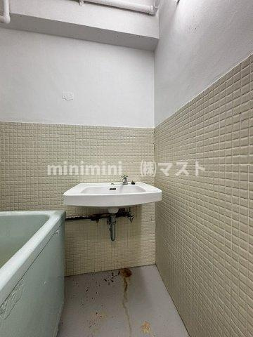 大阪市港区磯路３丁目の賃貸マンションの洗面所