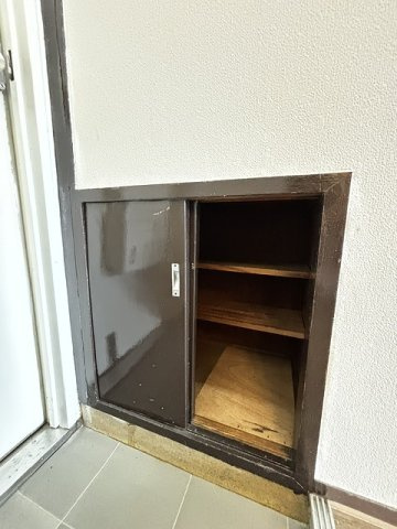 大阪市港区磯路３丁目の賃貸マンションの収納