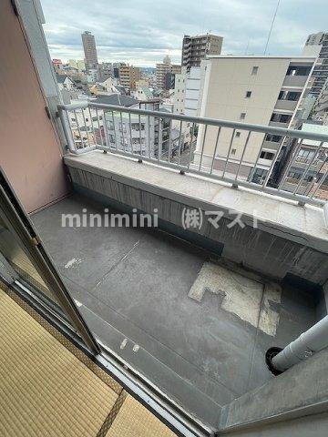 大阪市港区磯路３丁目の賃貸マンションのバルコニー