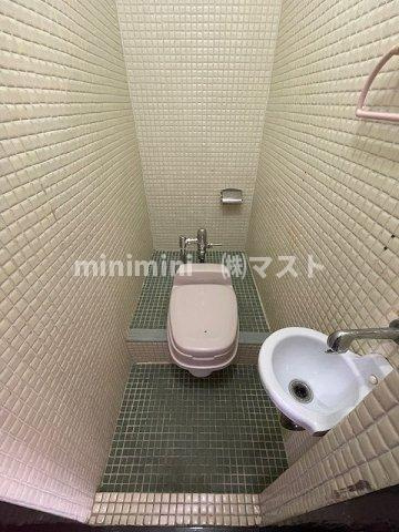 大阪市港区磯路３丁目の賃貸マンションのトイレ