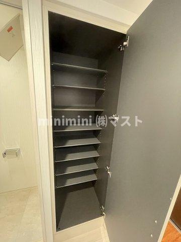 大阪市港区弁天３丁目の賃貸マンションの収納