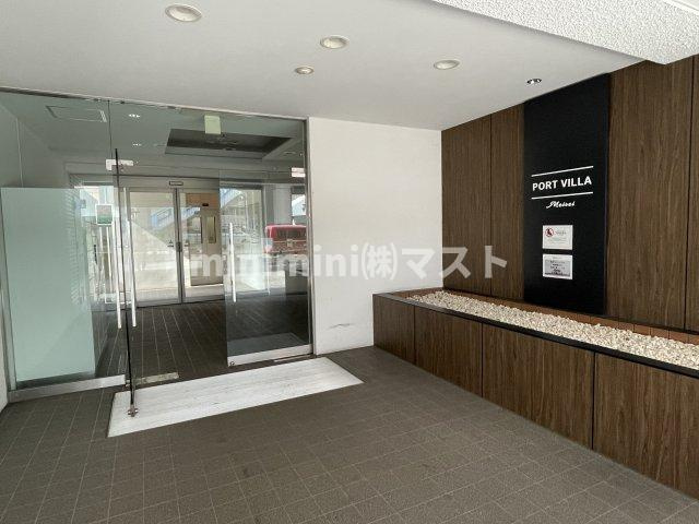 大阪市港区築港３丁目の賃貸マンションのエントランス