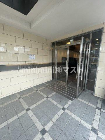 大阪市港区築港３丁目の賃貸マンションのエントランス