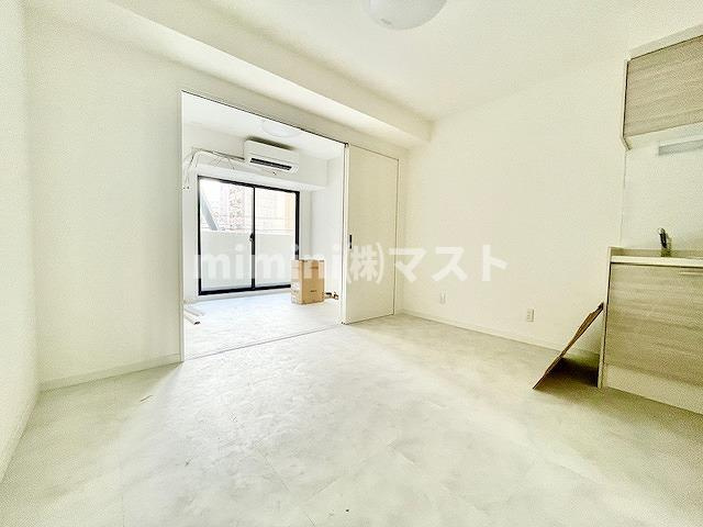 大阪市港区市岡１丁目の賃貸マンションの居間・リビング