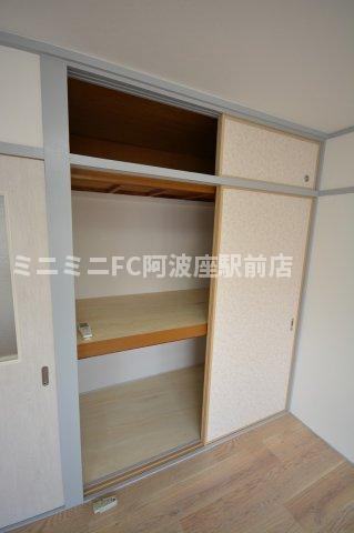 大阪市港区築港１丁目の賃貸マンションの収納