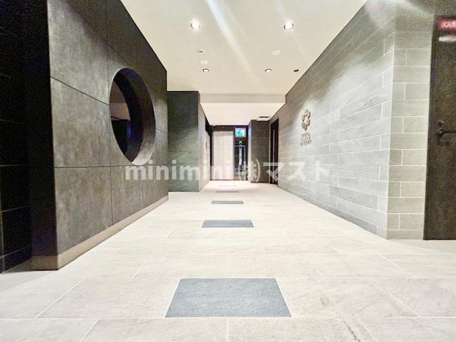 大阪市港区市岡元町２丁目の賃貸マンションのロビー