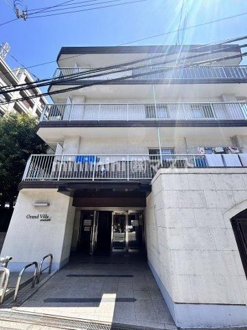 大阪市港区三先１丁目の賃貸マンションのエントランス