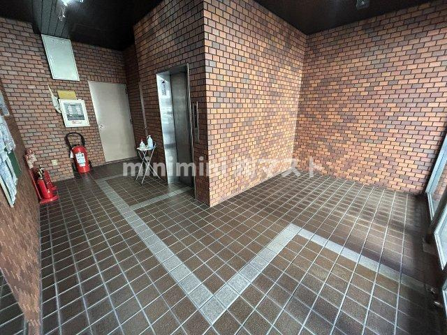 大阪市港区市岡元町１丁目の賃貸マンションのロビー