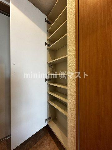 大阪市港区夕凪２丁目の賃貸マンションの収納