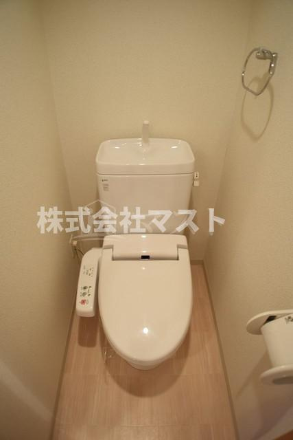 大阪市港区市岡元町１丁目の賃貸マンションのトイレ