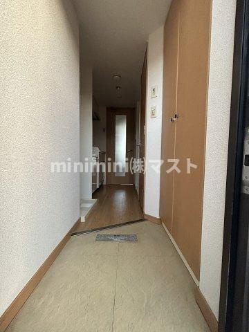 大阪市港区市岡元町１丁目の賃貸マンションの玄関