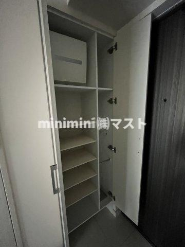 大阪市港区市岡元町１丁目の賃貸マンションの収納