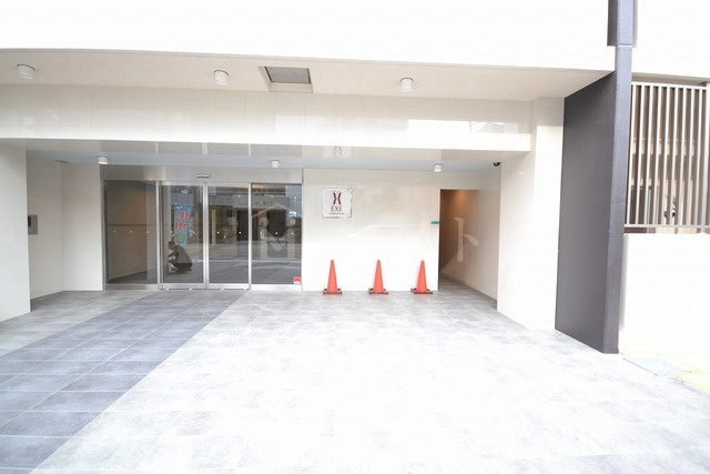 大阪市港区市岡元町１丁目の賃貸マンションのエントランス
