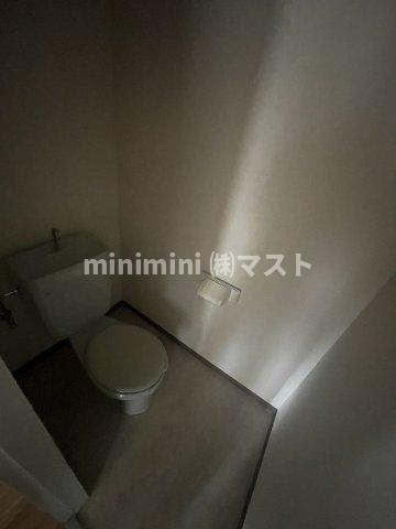 大阪市港区港晴３丁目の賃貸マンションのトイレ