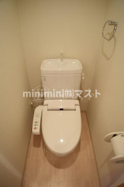 大阪市港区市岡元町１丁目の賃貸マンションのトイレ