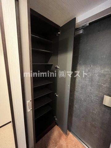 大阪市港区波除５丁目の賃貸マンションの収納