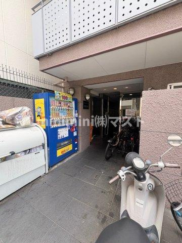 大阪市港区市岡元町１丁目の賃貸マンションのエントランス