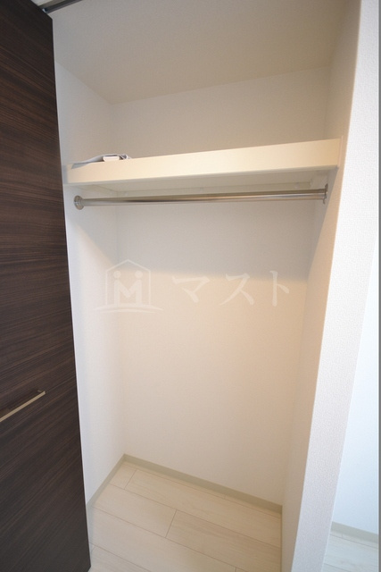 大阪市港区市岡元町１丁目の賃貸マンションの収納
