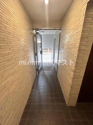 大阪市港区三先２丁目の賃貸マンションのロビー