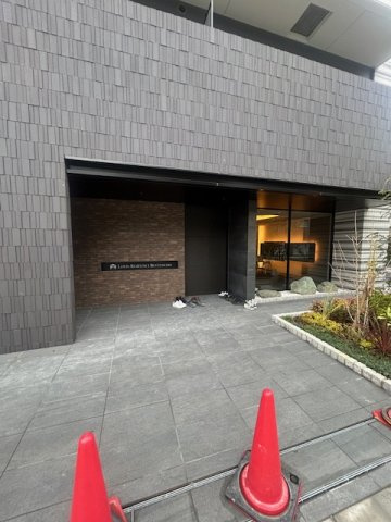 大阪市港区弁天５丁目の賃貸マンションのエントランス
