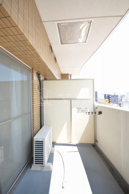 大阪市港区市岡元町２丁目の賃貸マンションのバルコニー