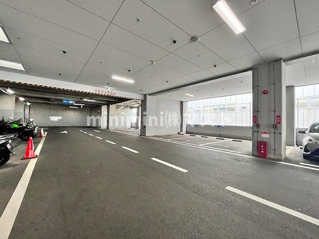 大阪市港区弁天１丁目の賃貸マンションの駐車場