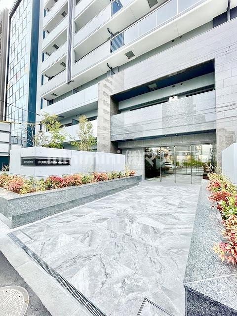 大阪市福島区海老江２丁目の賃貸マンションのエントランス