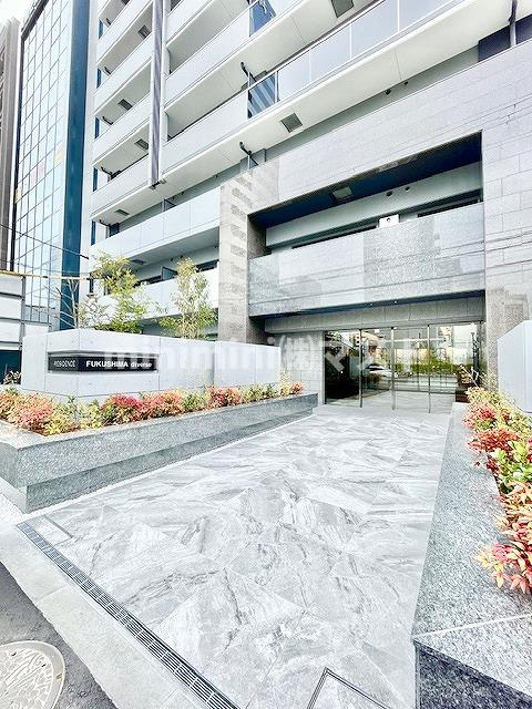 大阪市福島区海老江２丁目の賃貸マンションのエントランス