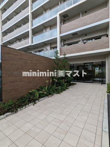大阪市福島区吉野５丁目の賃貸マンションのエントランス
