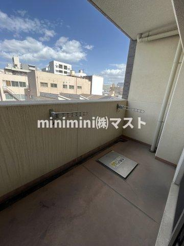 大阪市福島区吉野４丁目の賃貸マンションのバルコニー