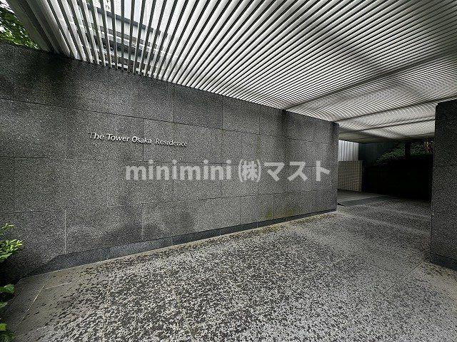 大阪市福島区福島１丁目の賃貸マンションのエントランス