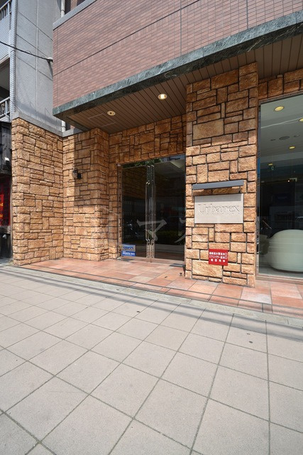 大阪市福島区福島３丁目の賃貸マンションのエントランス