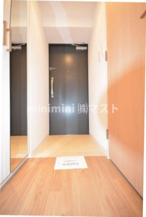 大阪市福島区福島７丁目の賃貸マンションの玄関