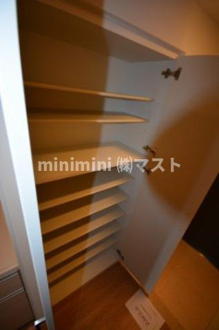 大阪市福島区福島７丁目の賃貸マンションの収納