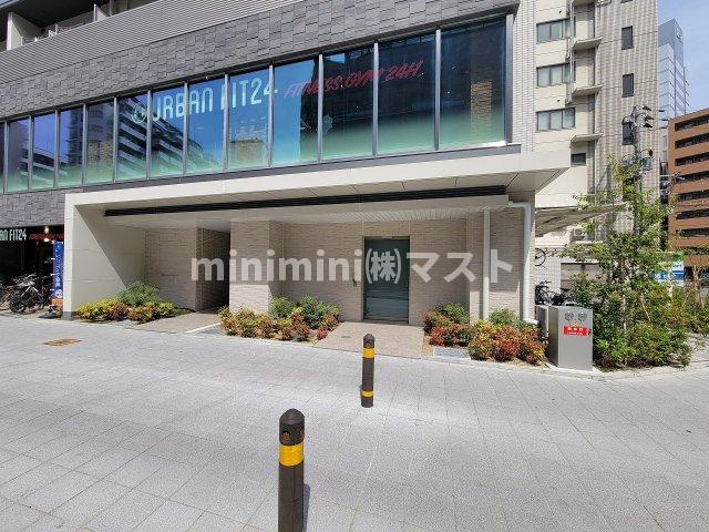 大阪市福島区海老江５丁目の賃貸マンションのエントランス