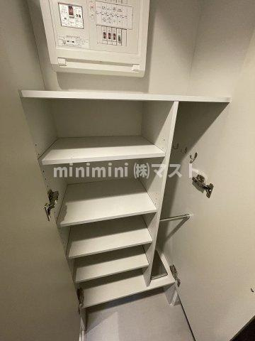 大阪市福島区鷺洲５丁目の賃貸マンションの収納