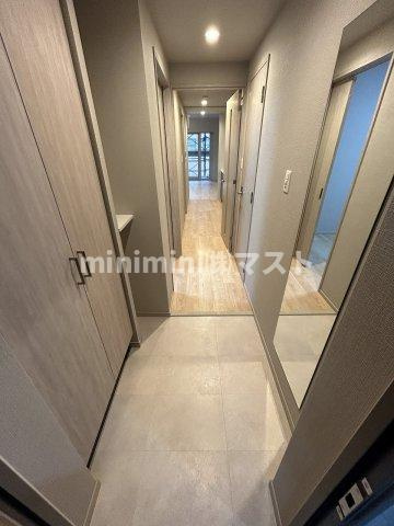 大阪市福島区海老江８丁目の賃貸マンションの玄関