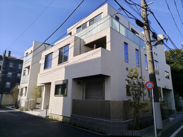 Maison Blanche Estのエントランス