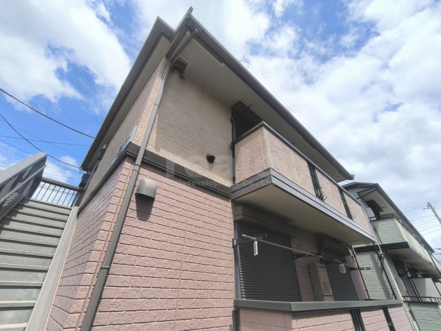 三鷹市新川２丁目のアパート
