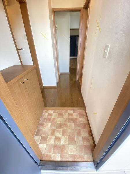 プレステージ１１番館の玄関