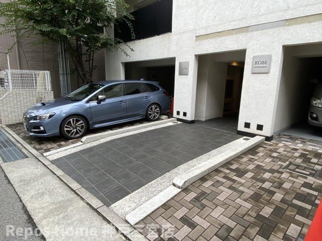 カシータ神戸元町JPの駐車場