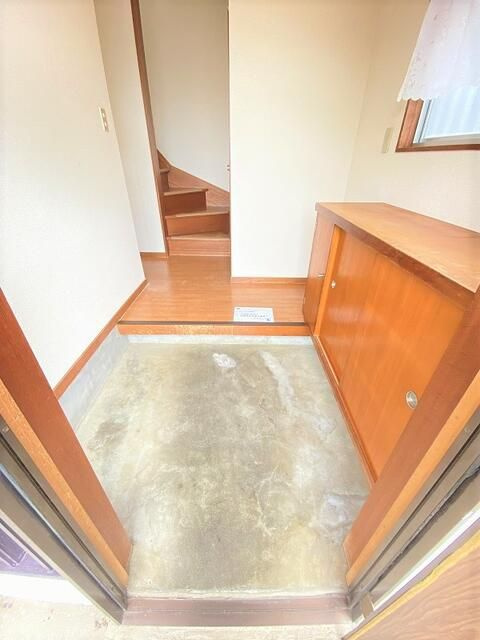小川貸家の玄関