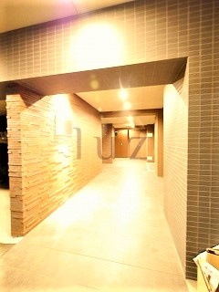 フェルクルールプレスト横浜弘明寺のエントランス
