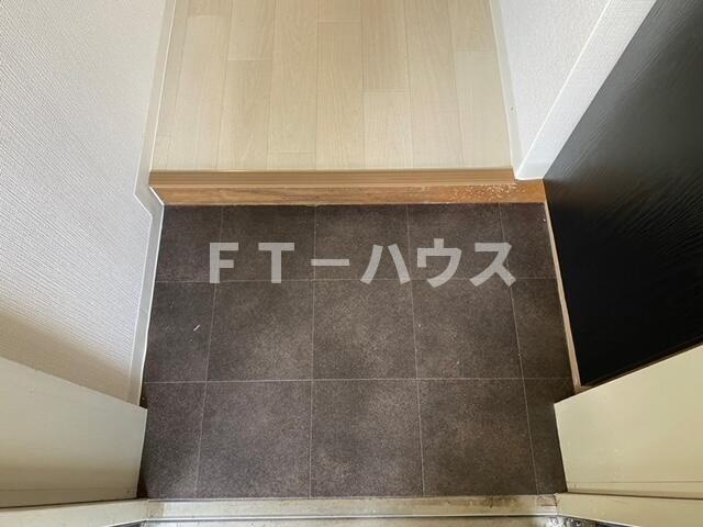 リーブル金杉の玄関